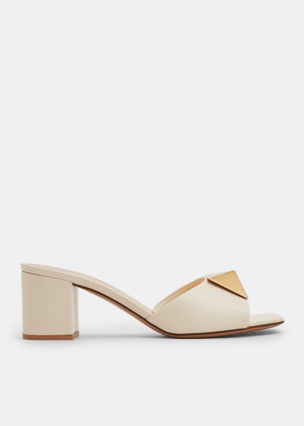

Сандалии VALENTINO GARAVANI One Stud sandals, белый