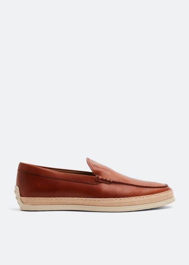 

Лоферы TOD'S Leather slip-on loafers, коричневый
