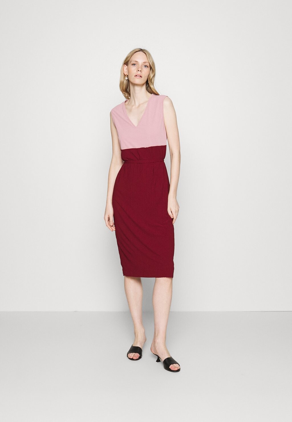 

Платье-футляр Max Mara Leisure CANDELA, бордовый