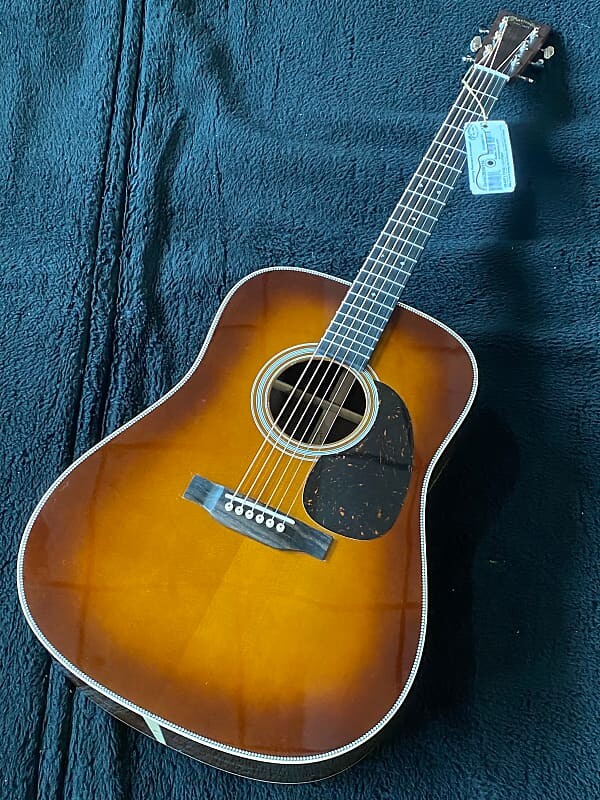 

Martin Standard Series HD-d28 HD 28 Ambertone #2690116 4 фунта 5,8 унции Standard Series HD-28