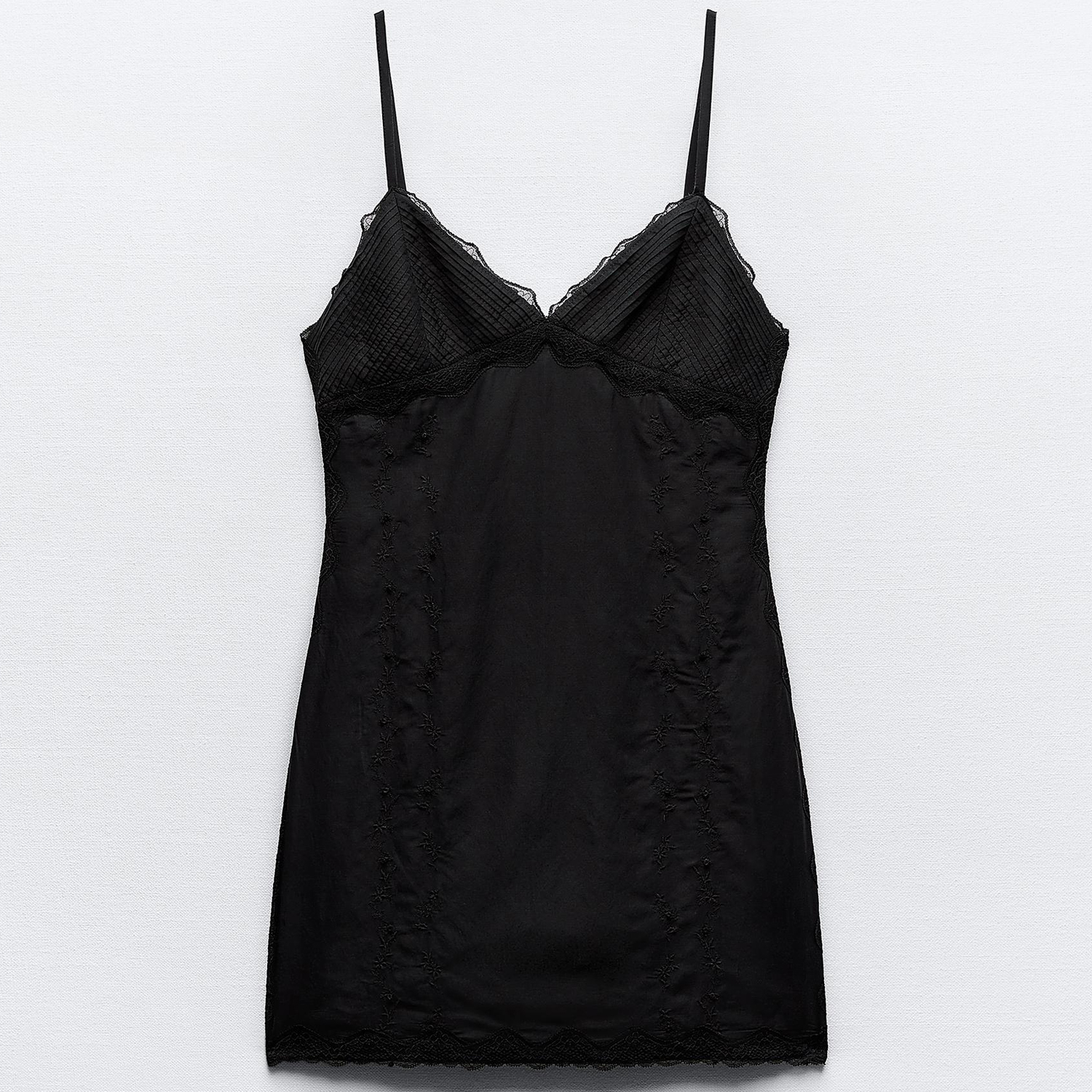Платье Zara Embroidered Short, черный