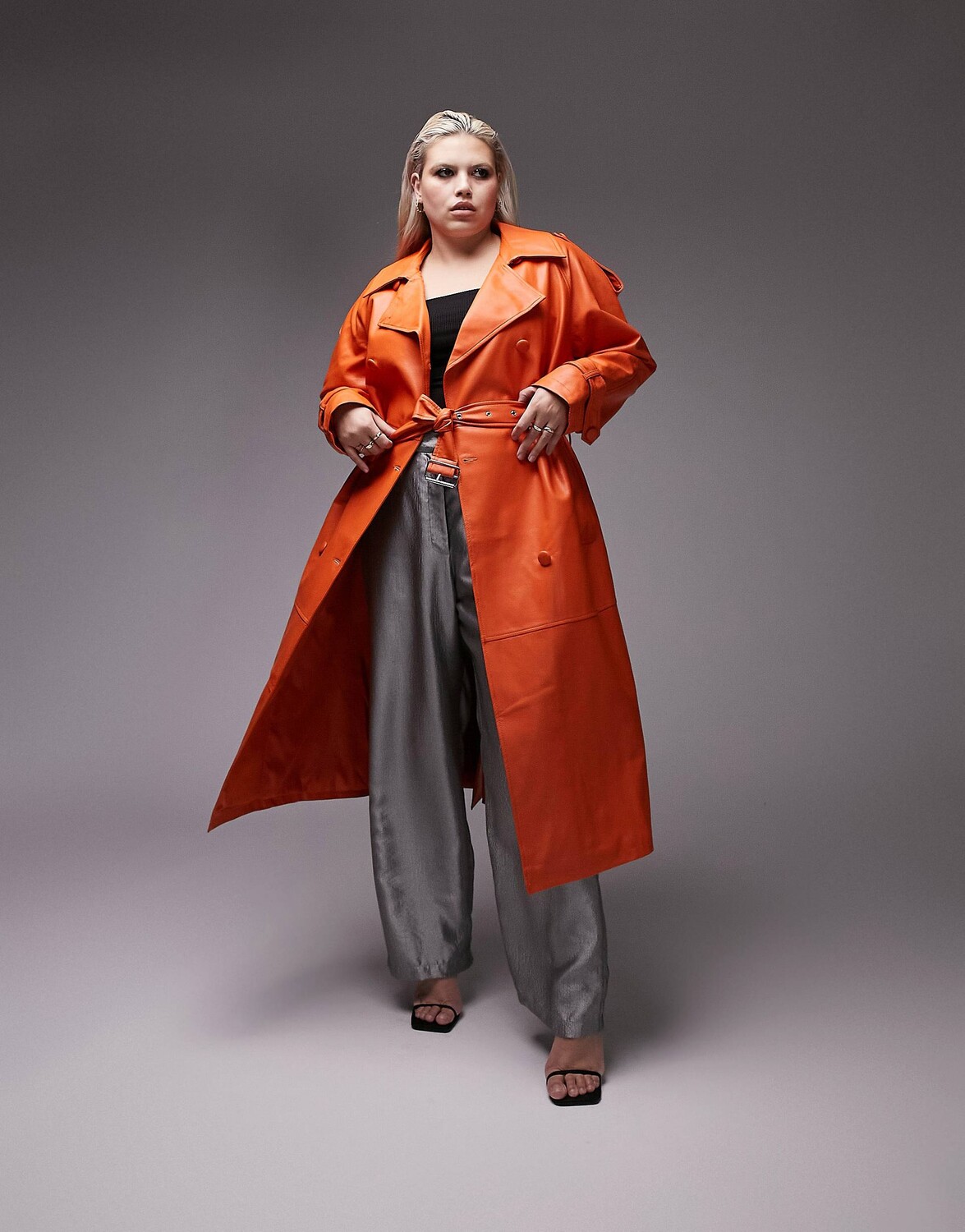 

Оранжевый удлиненный тренч из искусственной кожи Topshop Curve