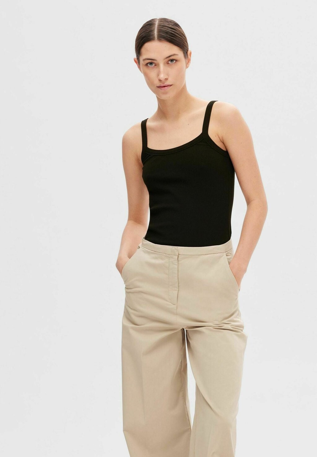 

Топ TANK Selected Femme, цвет black