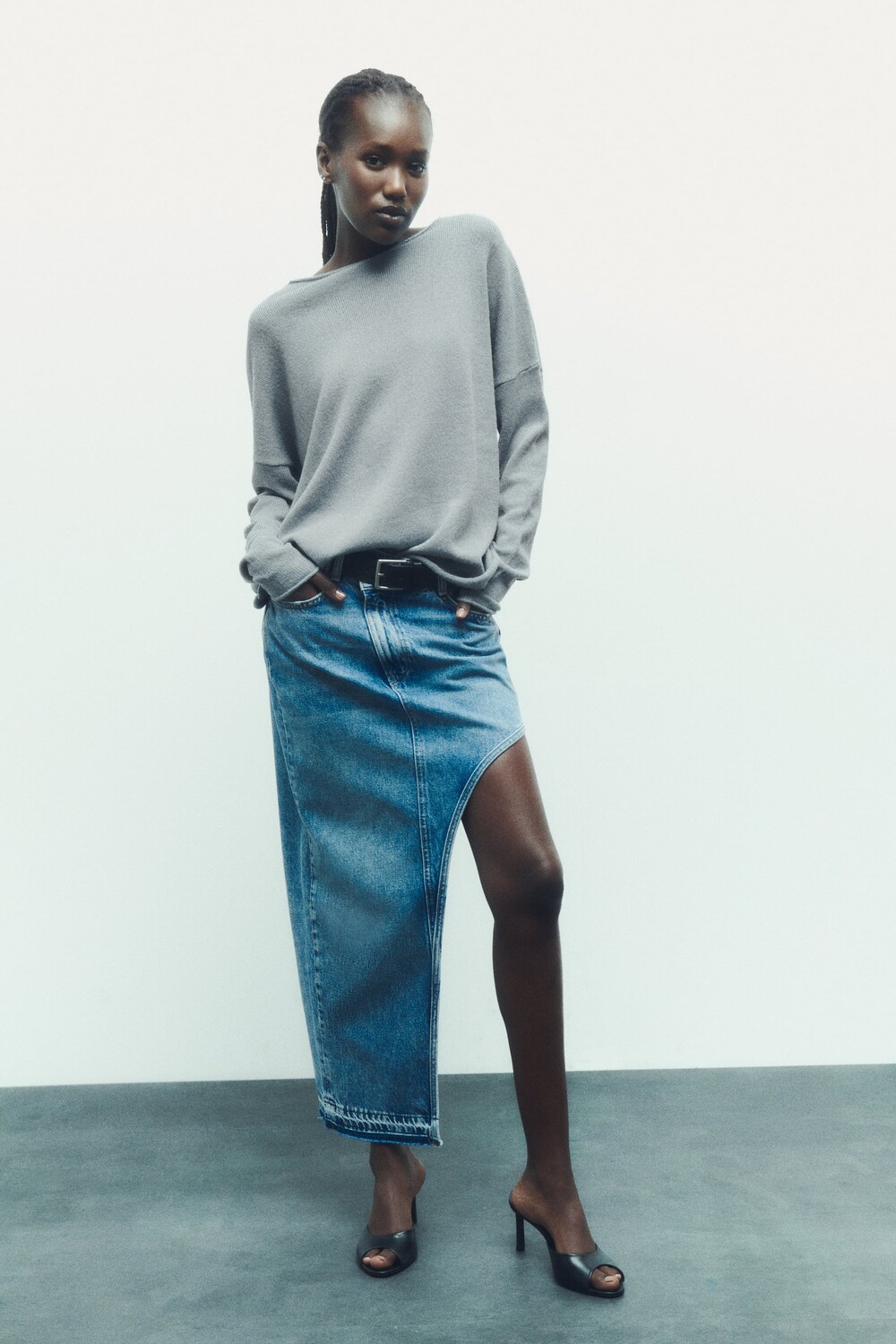 

Трикотажный свитер с бесшовными краями Zara, серый/синий