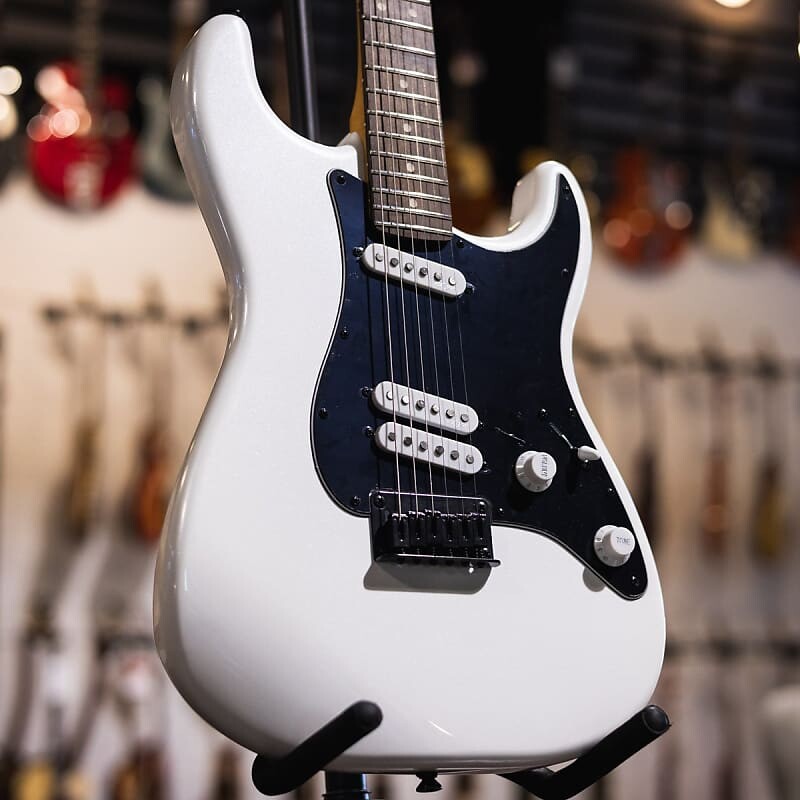 

Электрогитара Squier Contemporary Stratocaster Special HT — жемчужно-белая