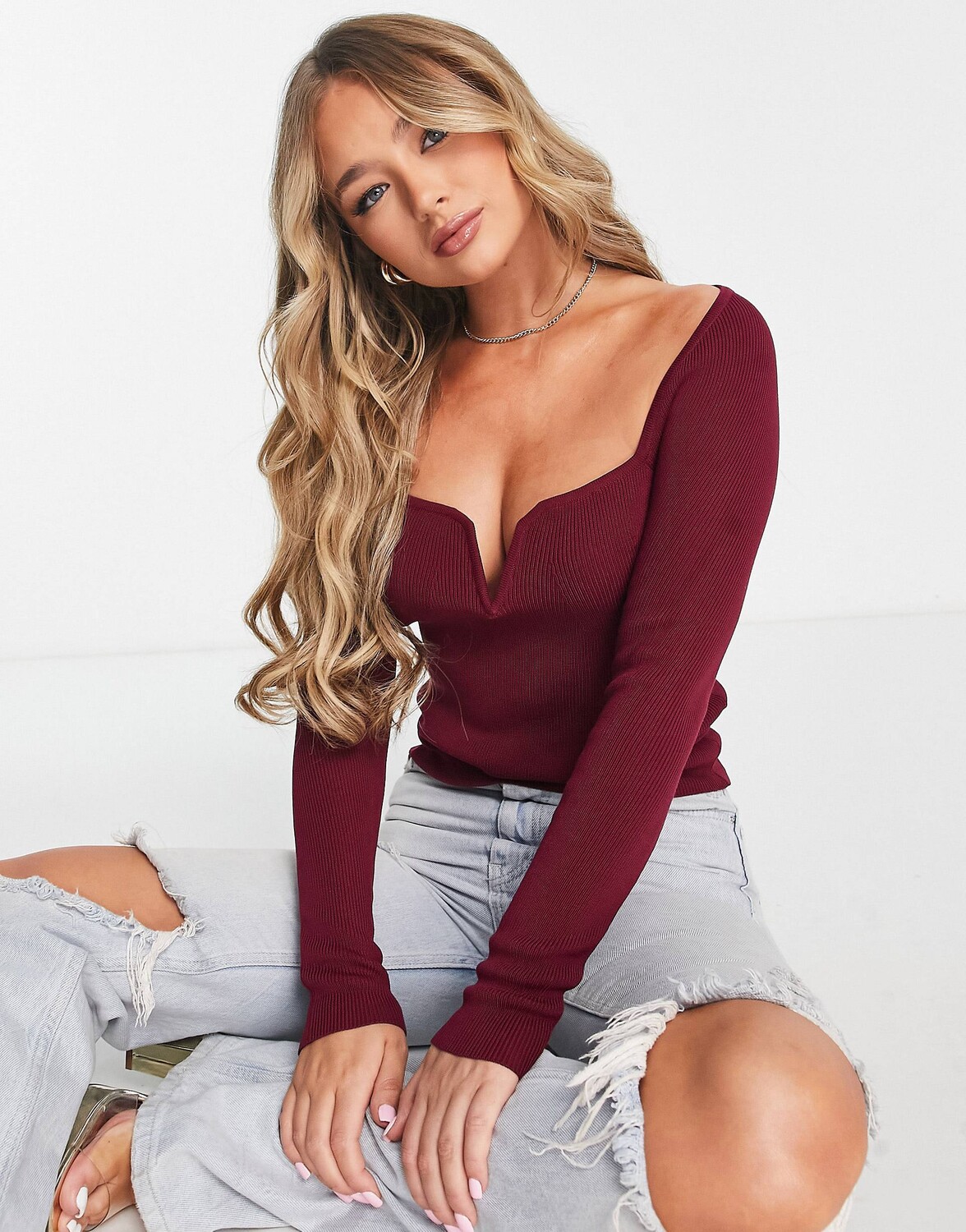 

Темно-красный джемпер с глубоким вырезом ASOS DESIGN