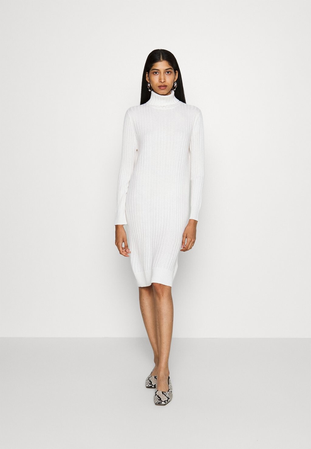 

Трикотажное платье pure cashmere