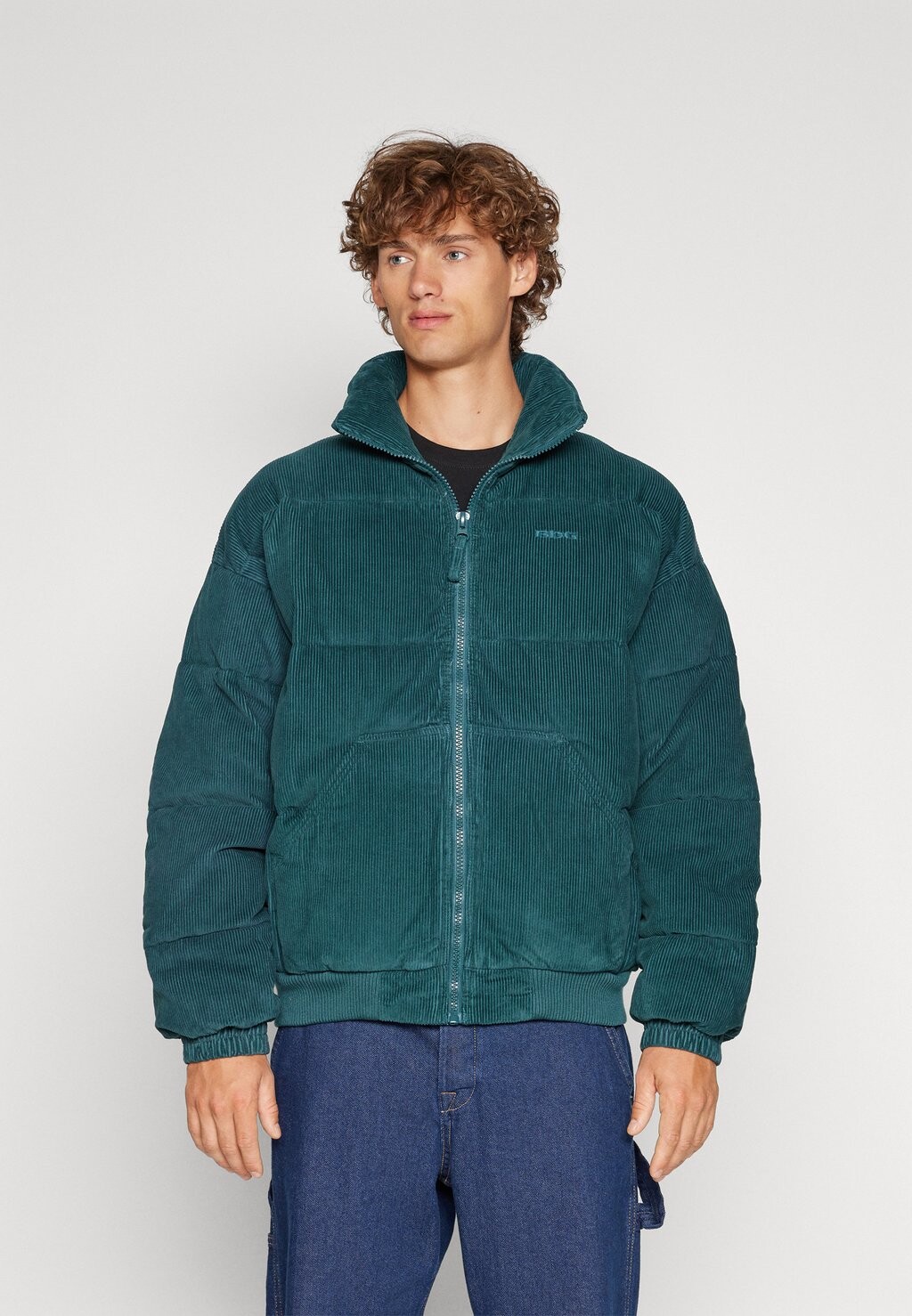 

Куртка BDG Urban Outfitters ПУФЕР С ВЫШИВКОЙ, серый