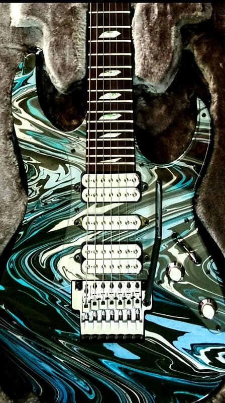 Электрогитара Ibanez UV77 Steve Vai Signature Universe Reissue 2016 - 2017