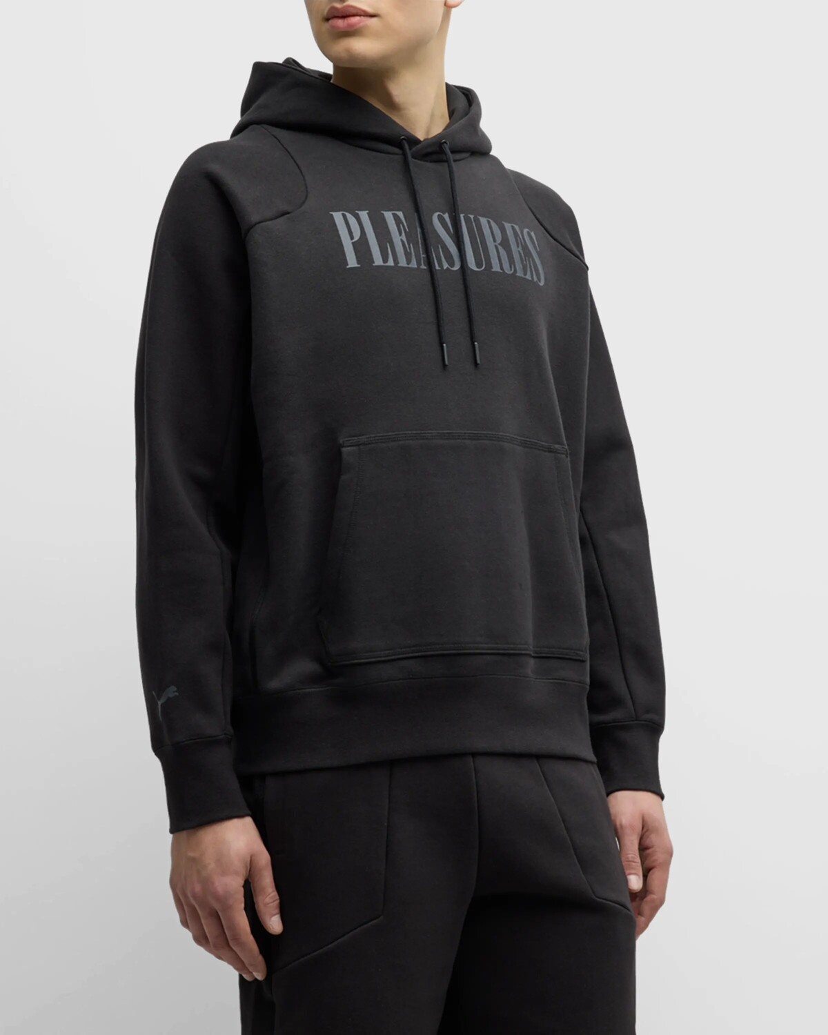 

Мужская толстовка с логотипом в тон из коллаборации с Pleasures Puma, цвет Black