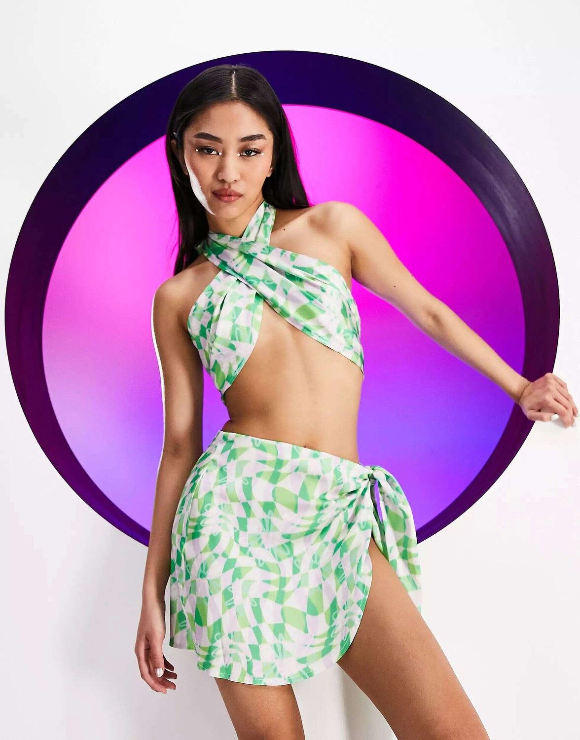 

Пляжный укороченный топ с графическим принтом ASOS Circular Design
