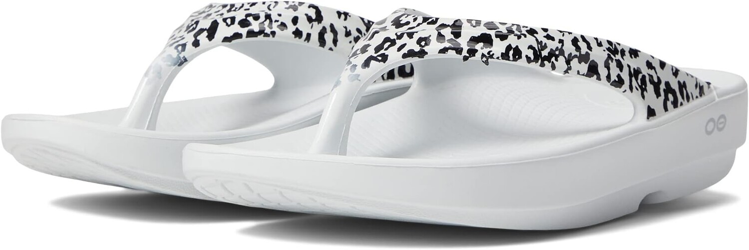 

Шлепанцы Oolala Limited OOFOS, цвет White/Black/Leopard