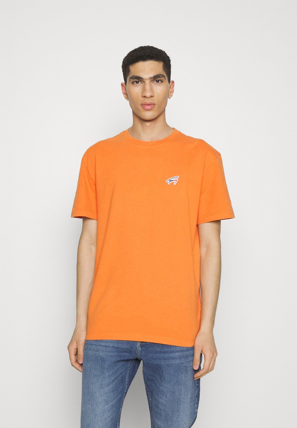 

Футболка с принтом Signature Tee Tommy Jeans, цвет bonfire orange