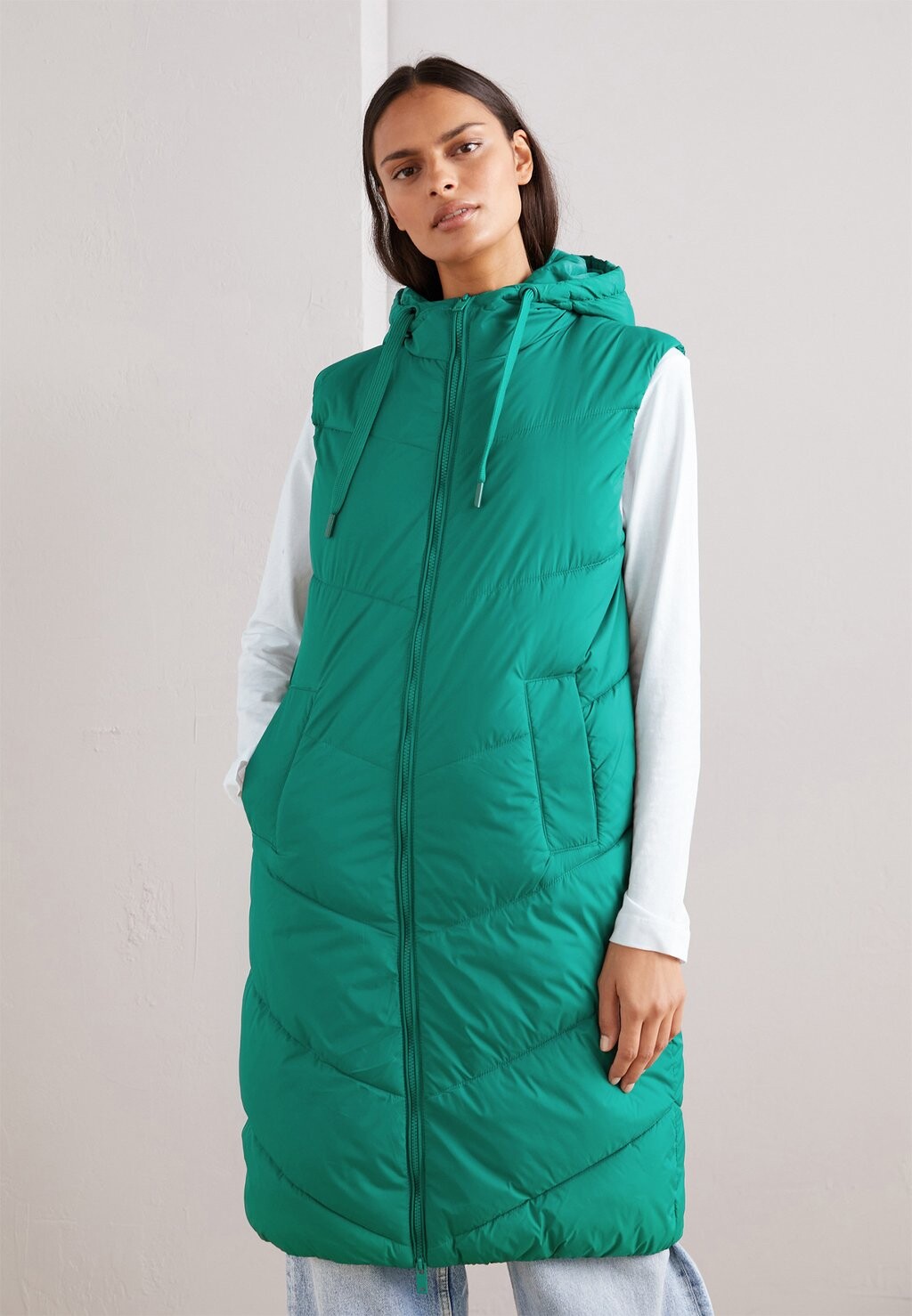

Жилет b.young BYBOMINA, цвет cadmium green
