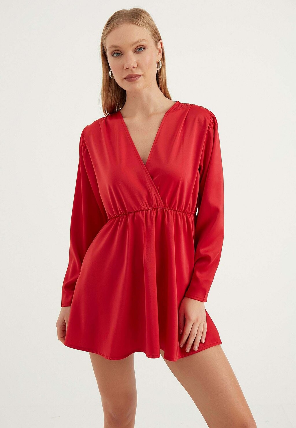

Повседневное платье V-neck Satin Dress Herita, цвет red