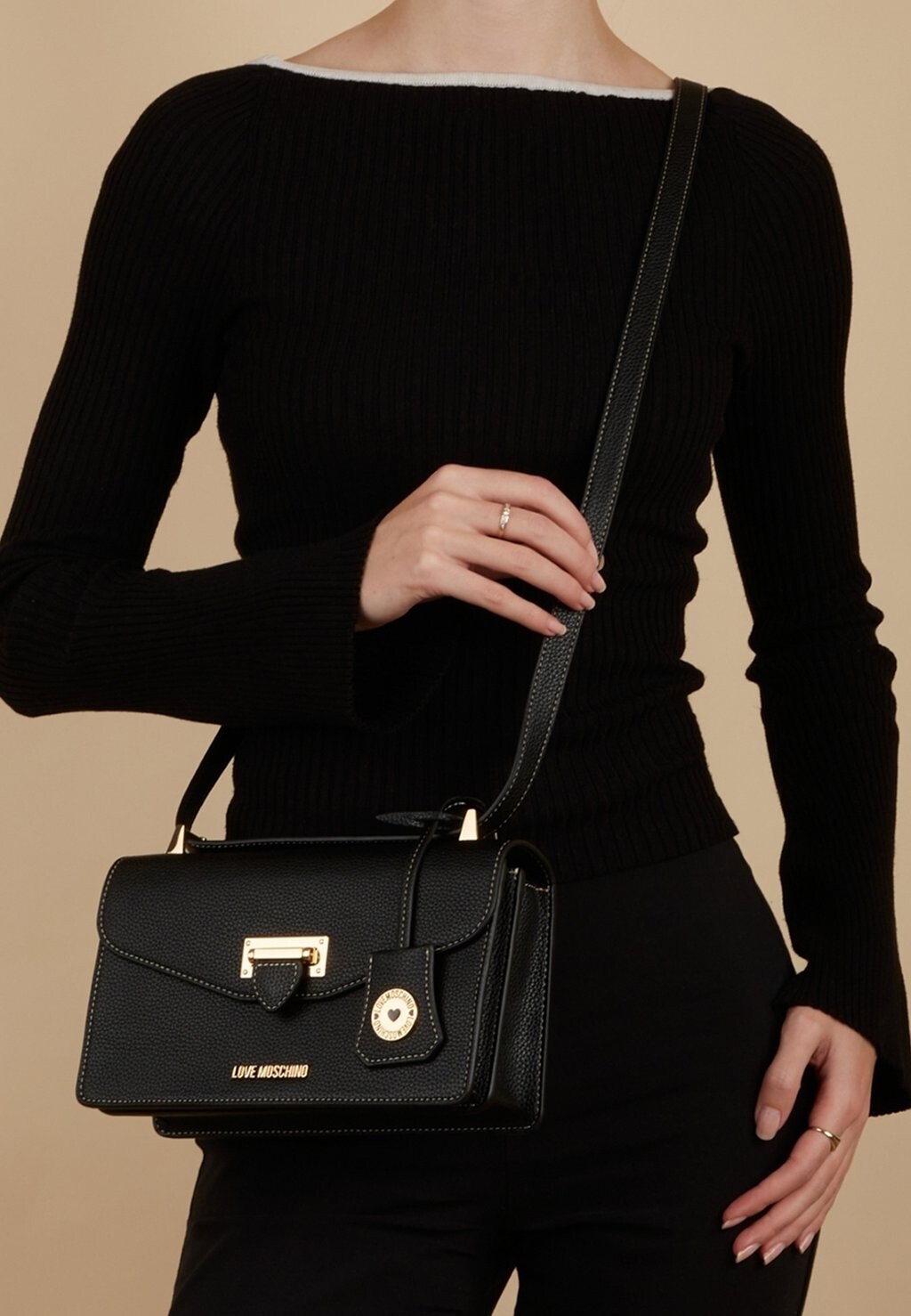 

Сумка через плечо Love Moschino, цвет schwarz