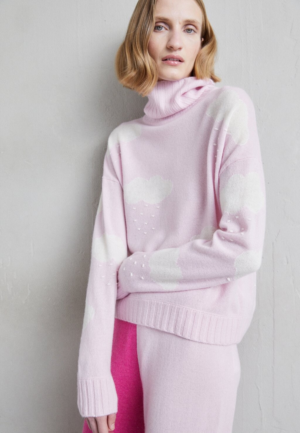 

Вязаный свитер CASHMERE CLOUD CREW KNITID, цвет sugar plum/white ice
