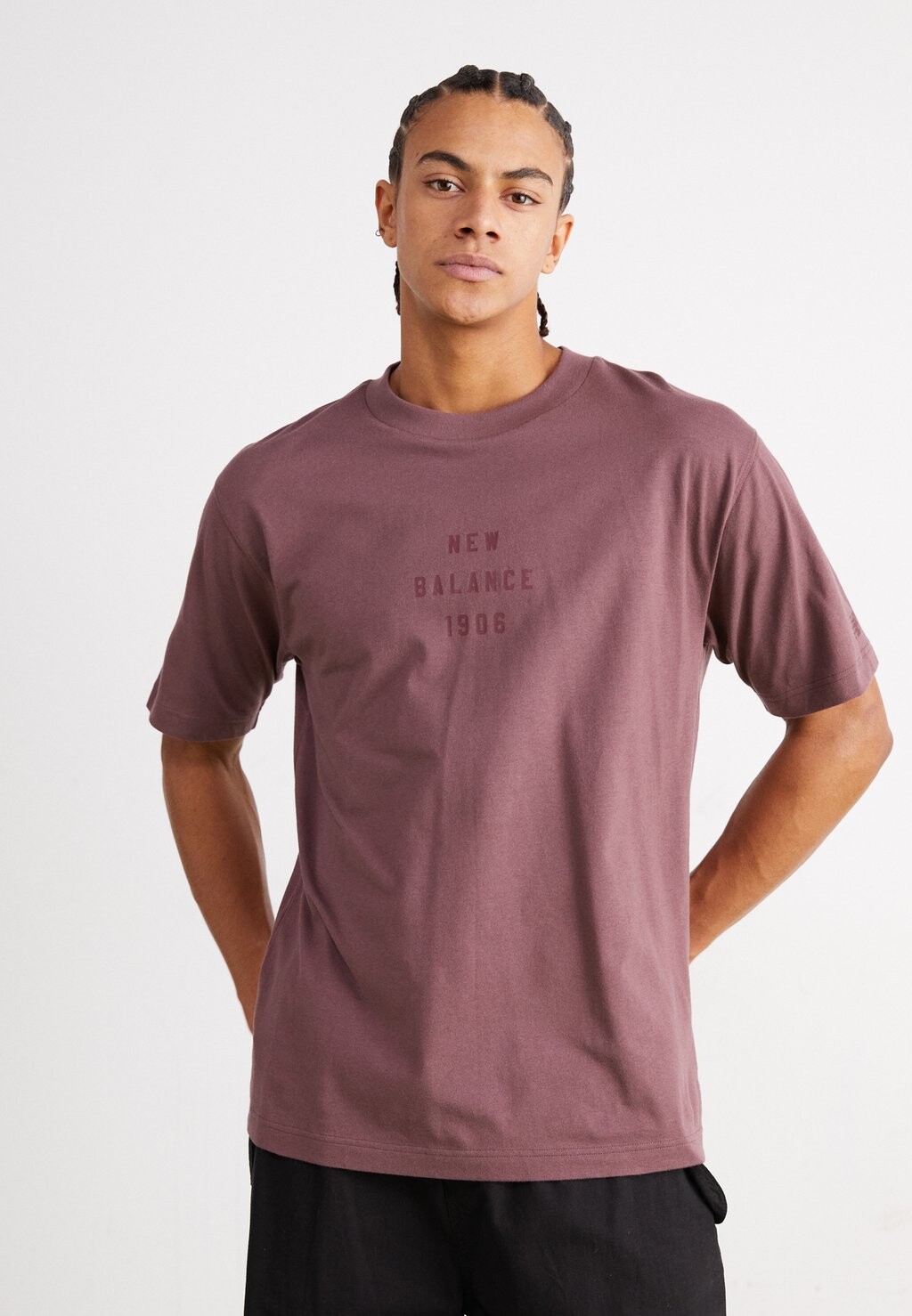 

Футболка с принтом Sport Essentials Graphic New Balance, цвет licorice