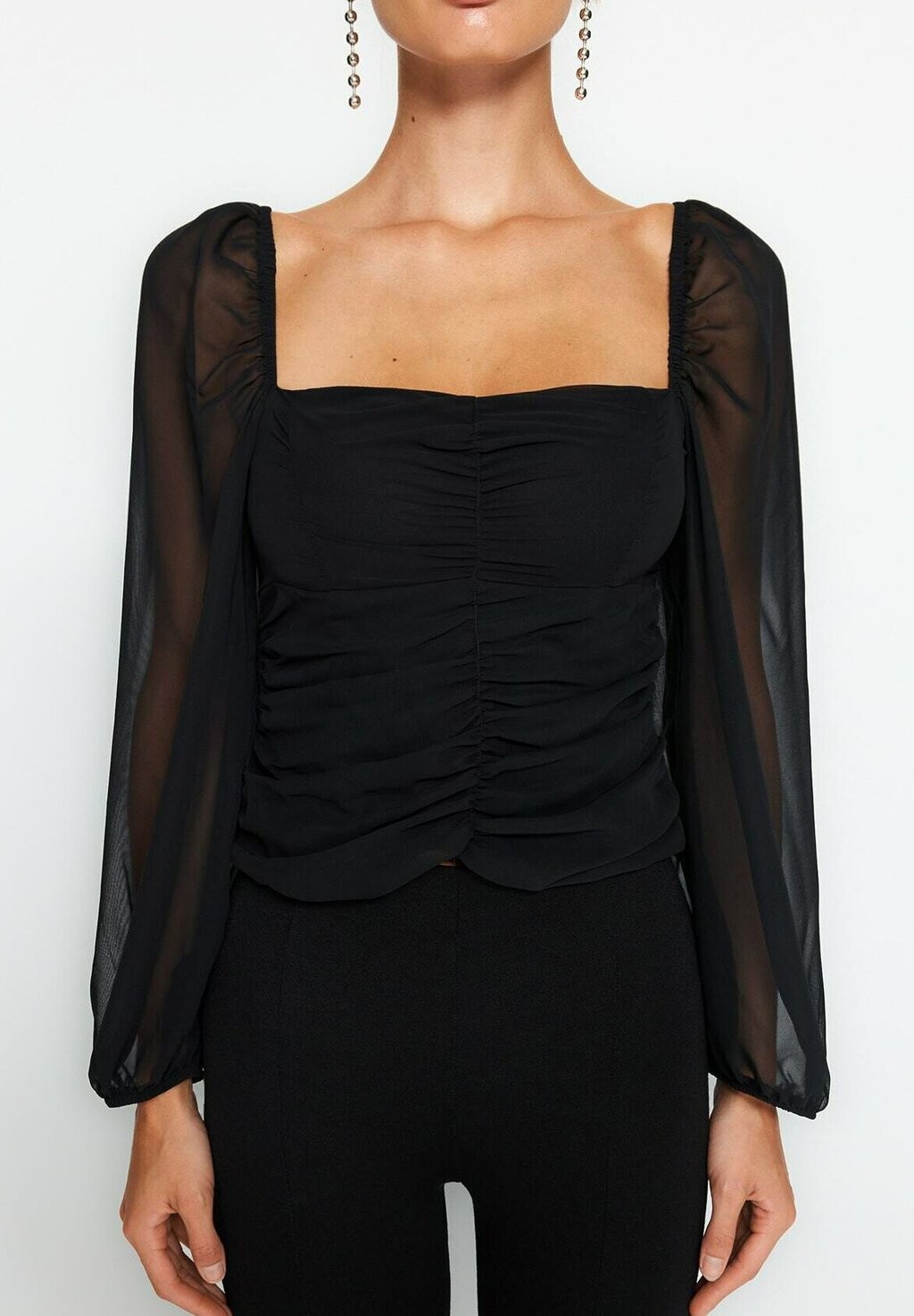 

Блузка Trendyol, цвет black