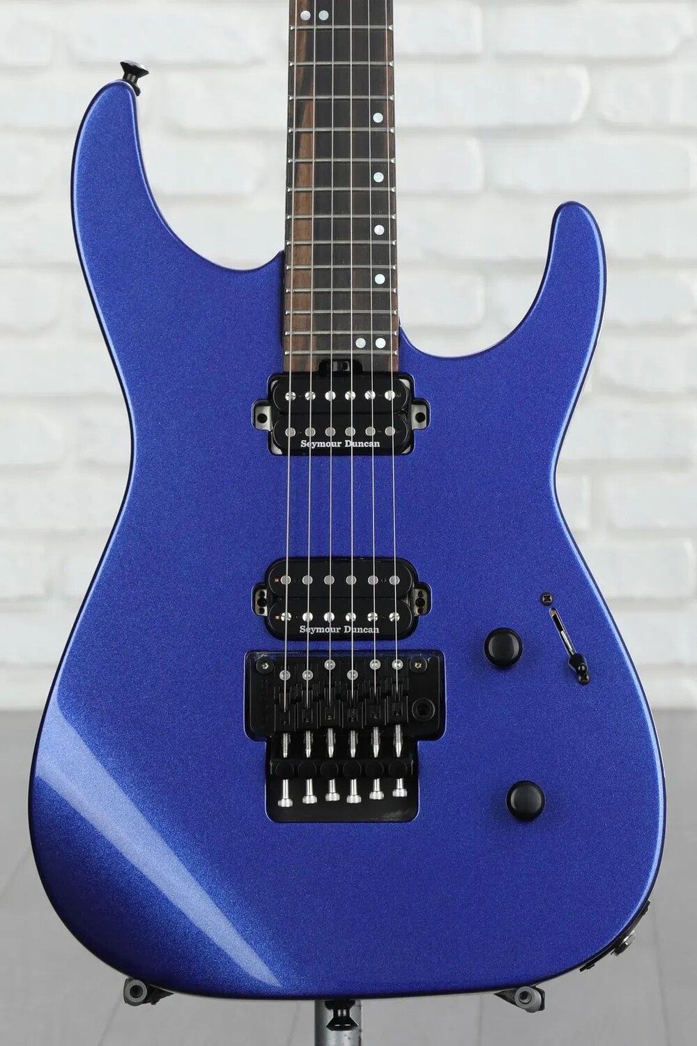 

Новая электрогитара Virtuoso Jackson American Series — Mystic Blue