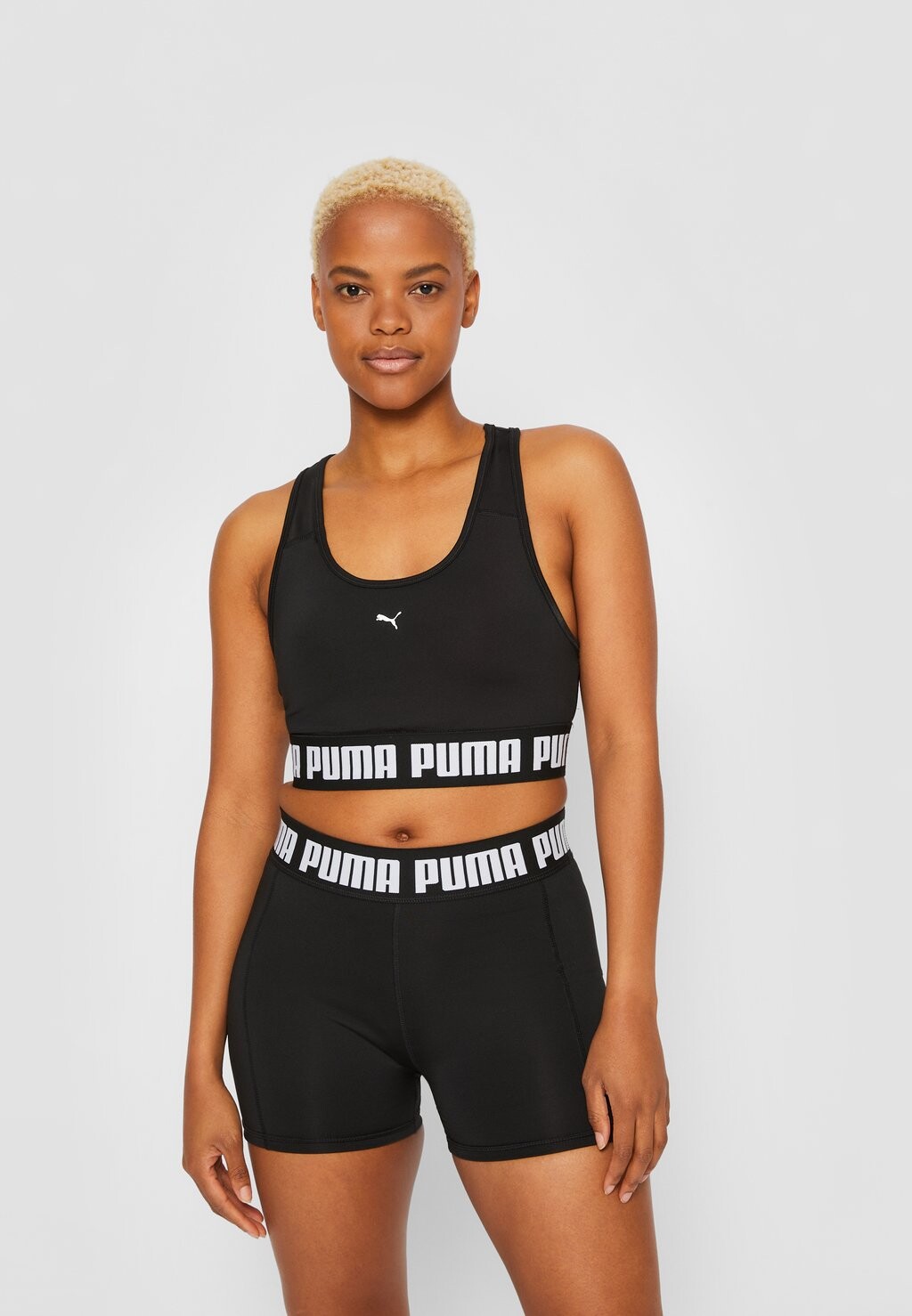 

Спортивный бюстгальтер со средней поддержкой Puma, черный