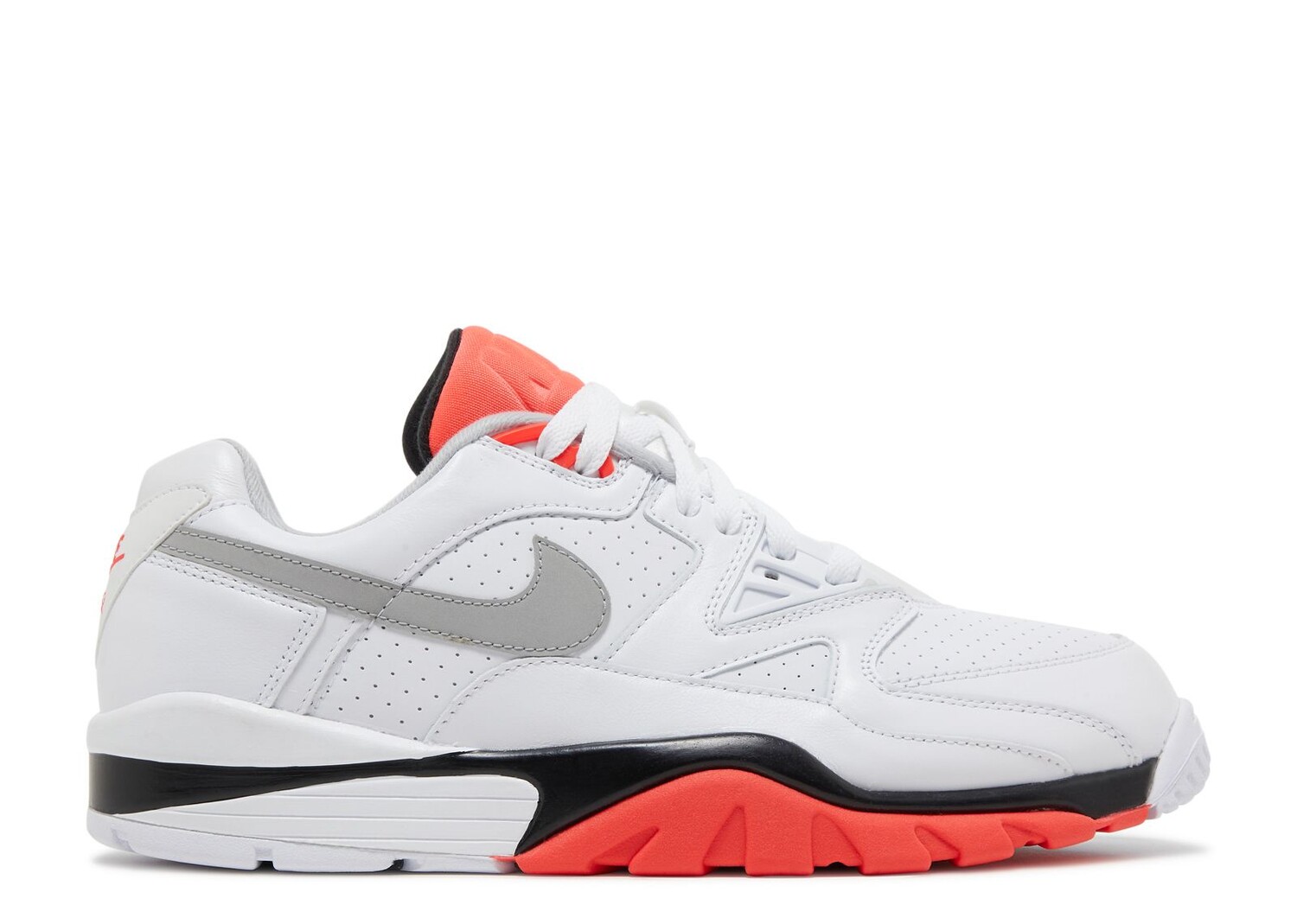 цена Кроссовки Nike Air Cross Trainer 3 Low 'Infrared', белый