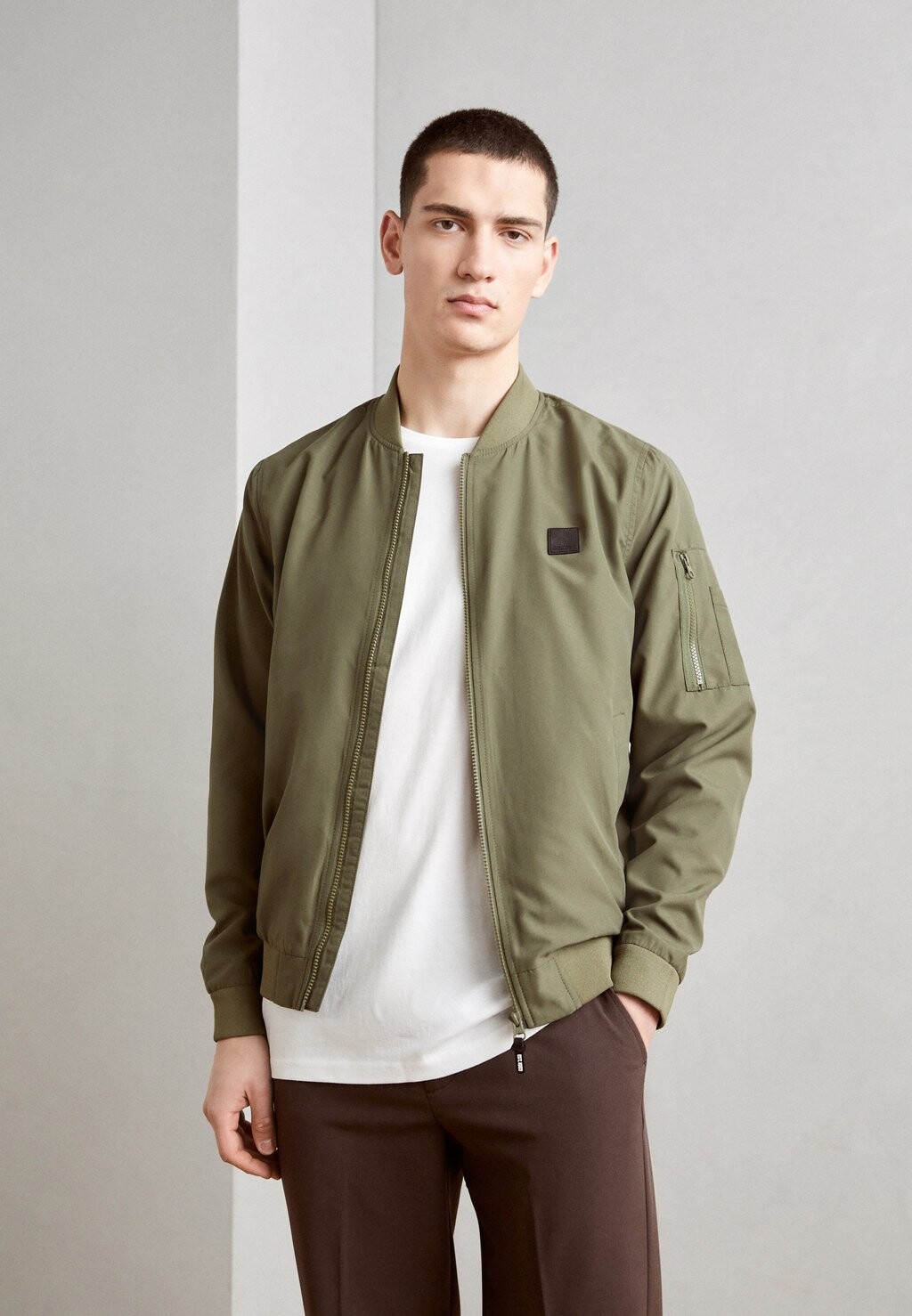 

Бомбер INDICODE JEANS, цвет olive