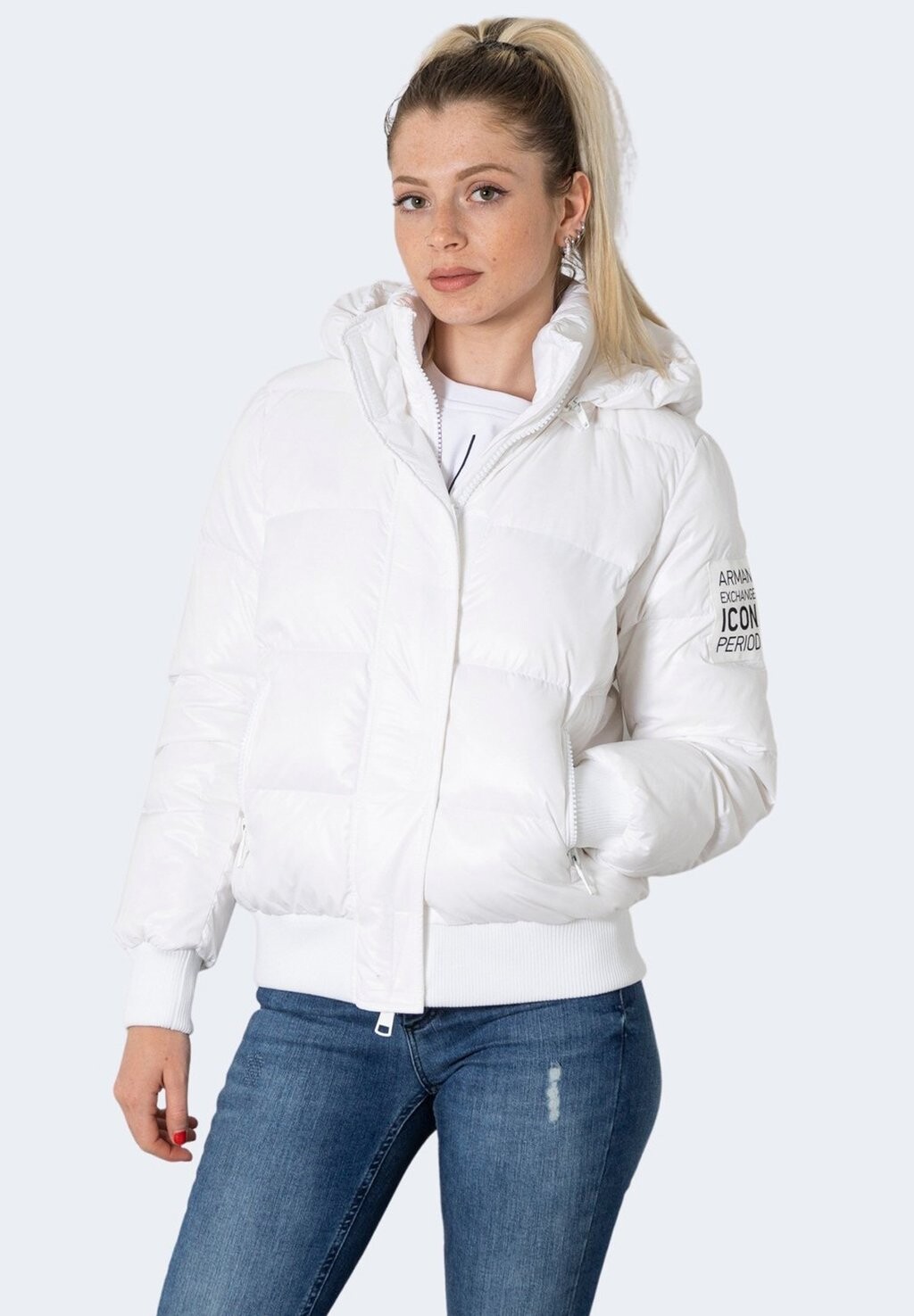 

Пуховик Armani Exchange, белый