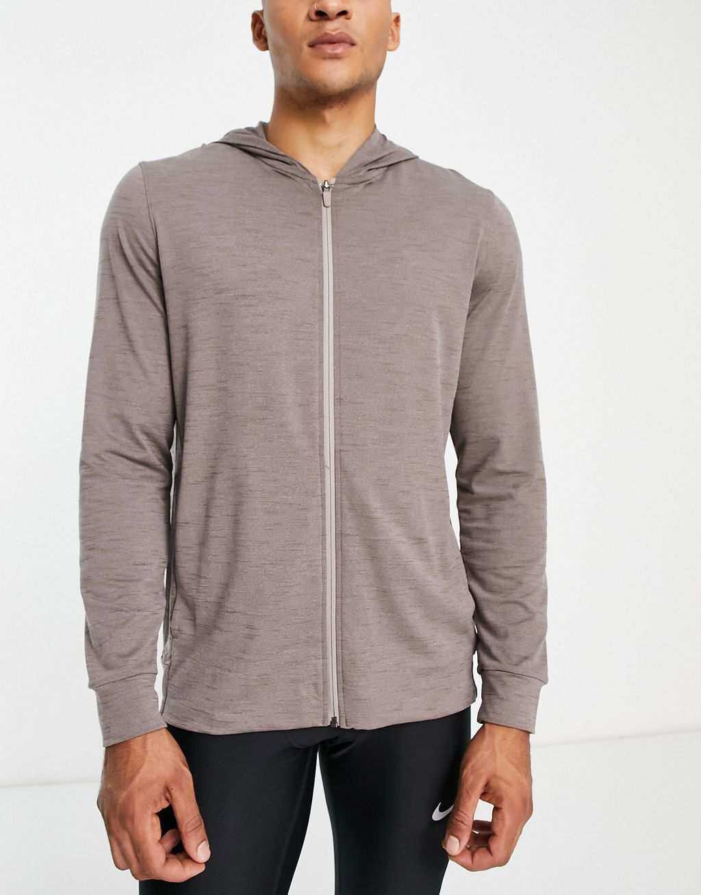 

Серый топ на молнии с полной молнией Nike Yoga Dri-FIT