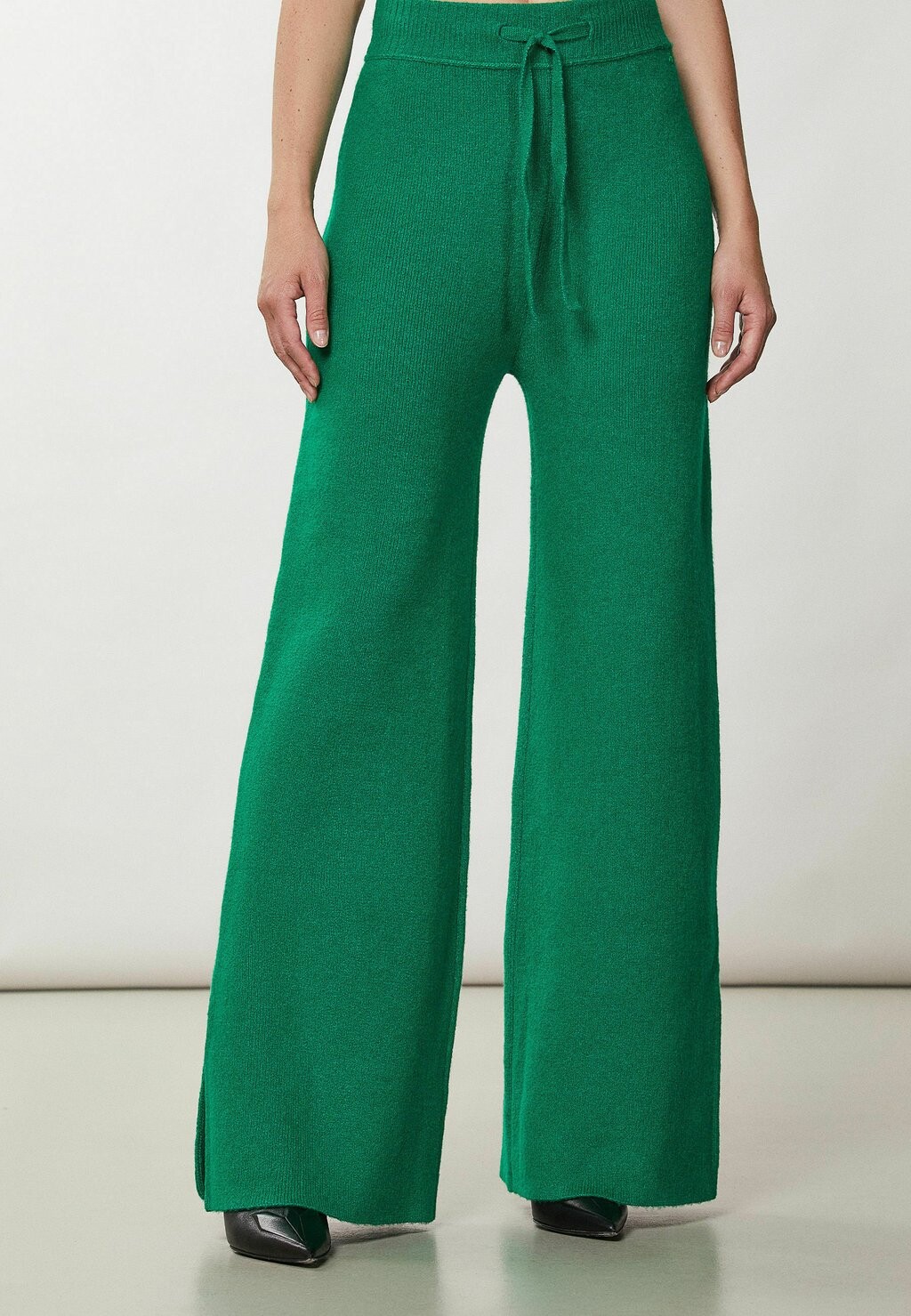 

Брюки SOFT With Drawstring Patrizia Pepe, цвет vibrant green