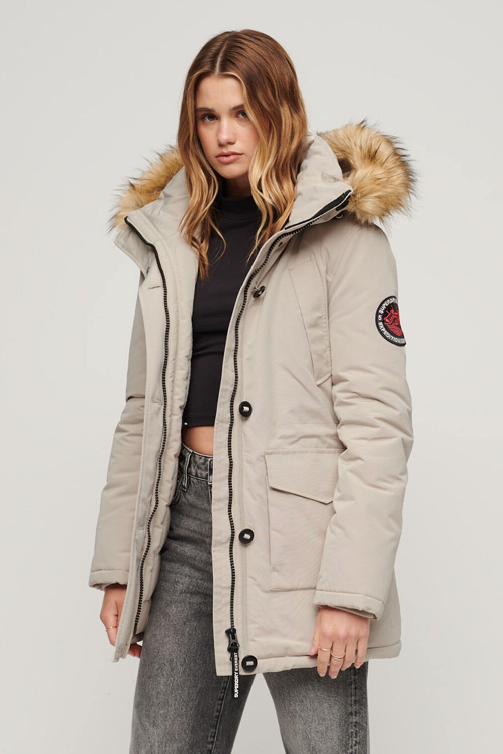 

Парка Everest с капюшоном из искусственного меха Superdry, серый