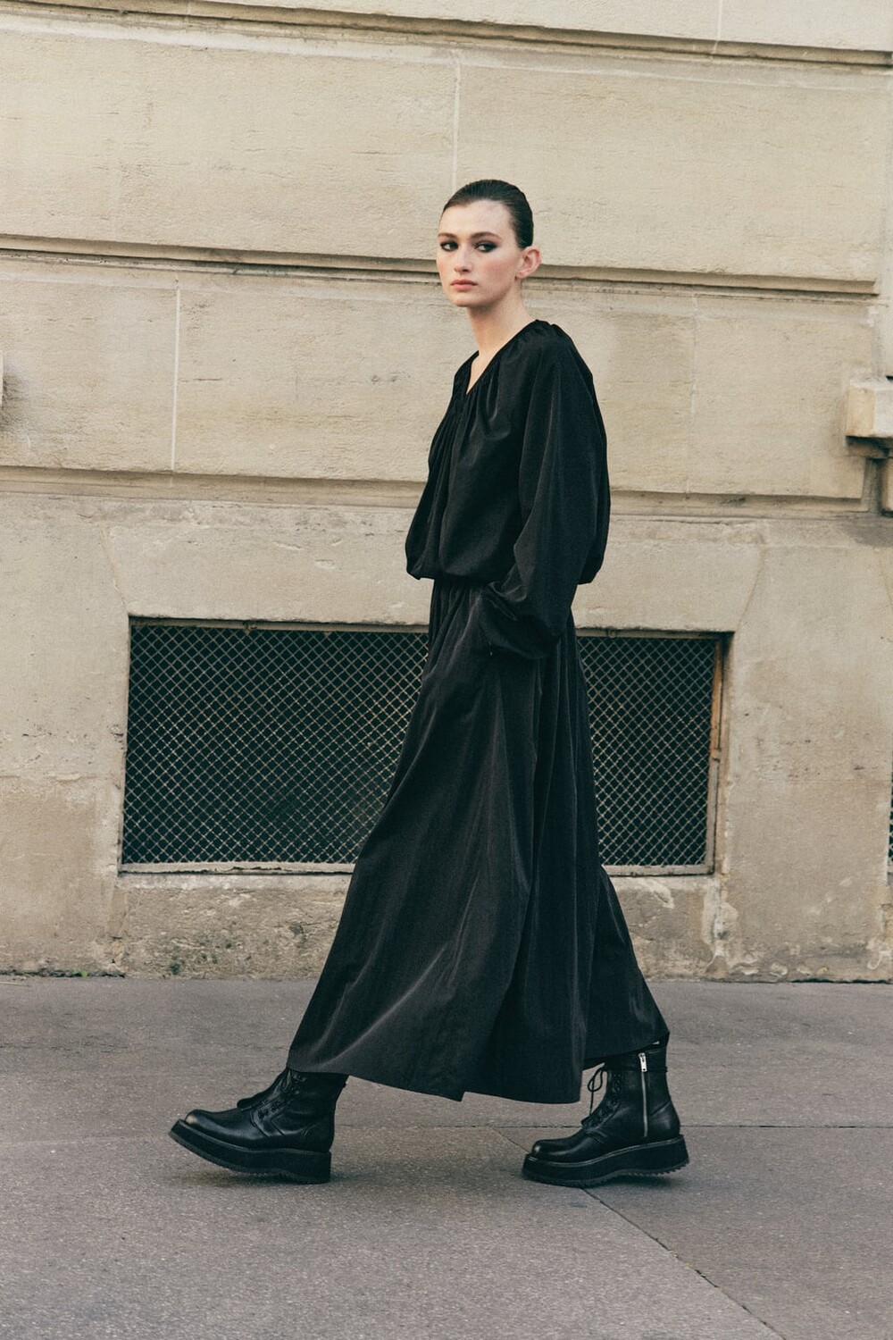 

Пышный топ ZARA, черный