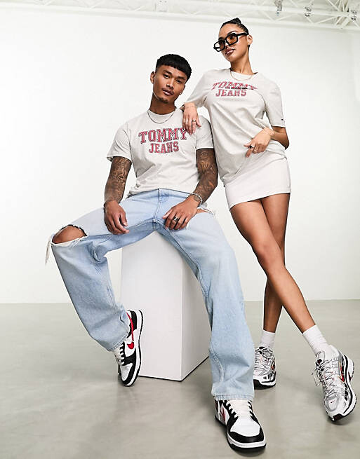 

Серая футболка унисекс с логотипом Tommy Jeans