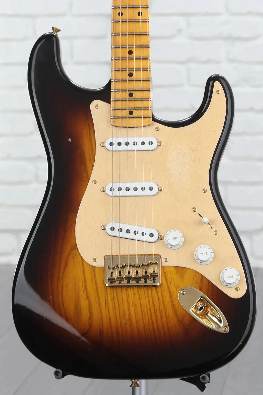 

Ограниченная серия Fender Custom Shop '55 Hardtail Stratocaster Journeyman Relic, электрогитара – 2 цвета Sunburst