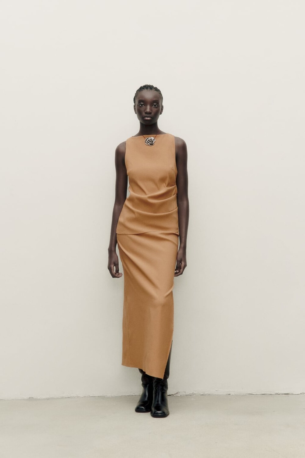 

Эластичный топ со сборками ZARA, черный