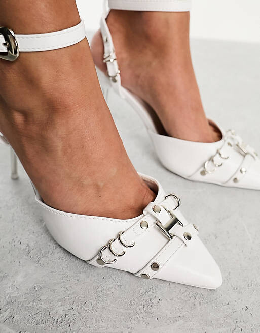 

Белые туфли на каблуке Public Desire Wide Fit Prowl с цепочкой