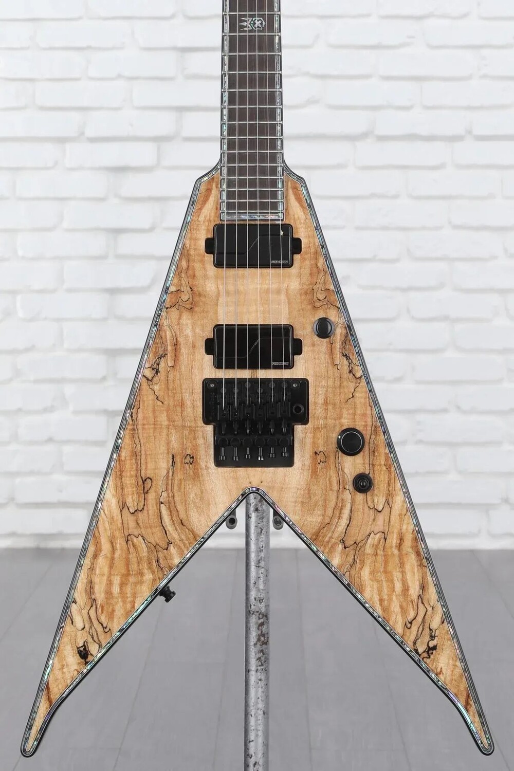 

Нью-Би-Си Электрогитара Rich Jr-V Extreme – клен Spalted