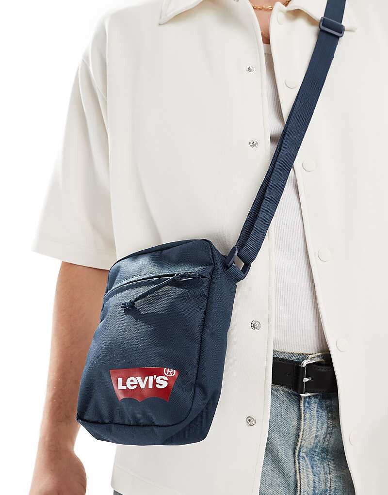 

Темно-синяя сумка через плечо Levi's – с логотипом Batwing