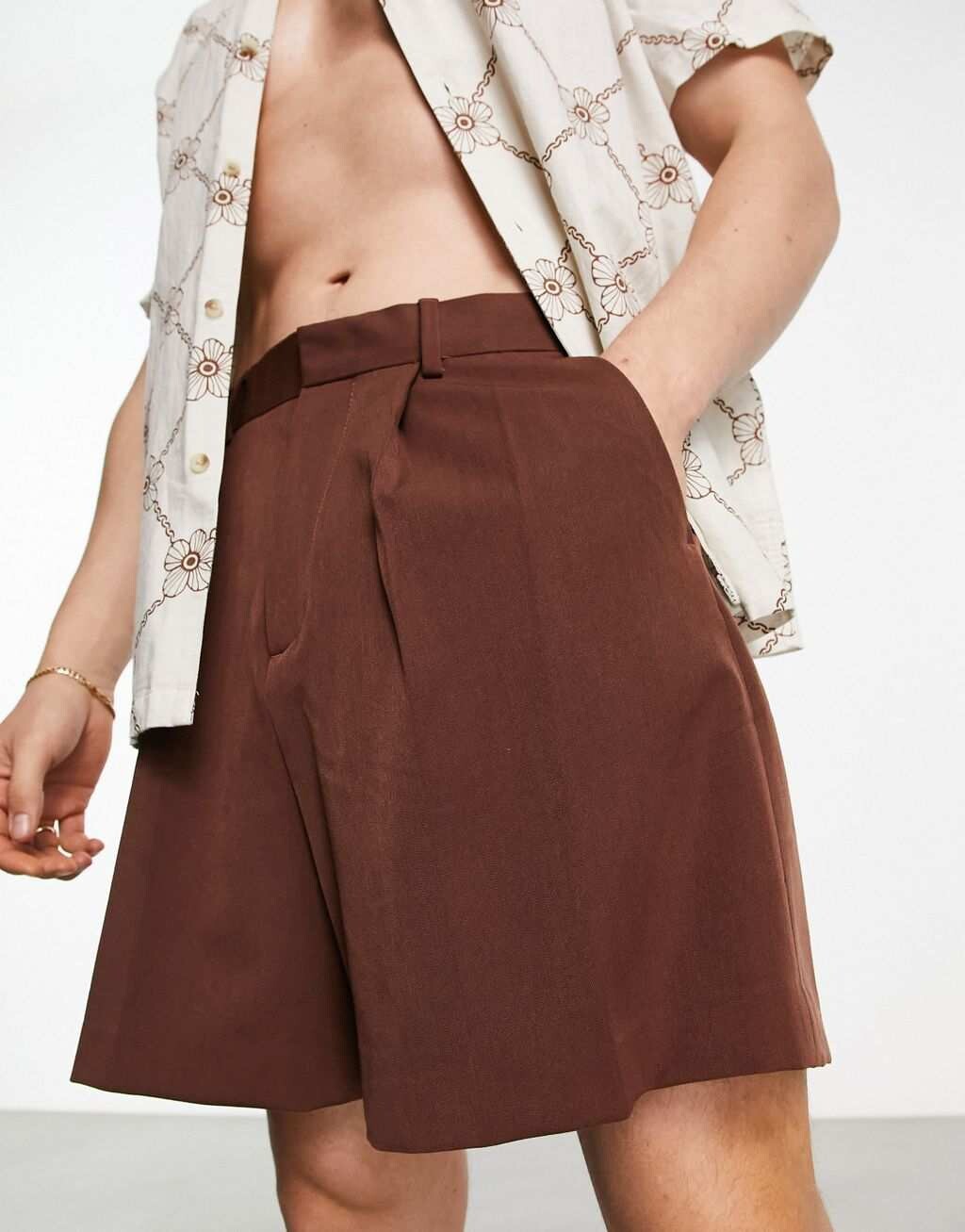 

Коричневые укороченные шорты-бермуды ASOS DESIGN