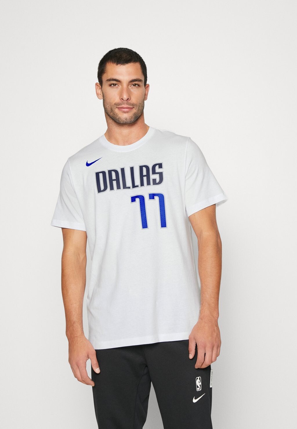 

Футболка Nike Nba Dallas Mavericks Luka Doncic Name And Number Tee, белый / doncic luka, Серый