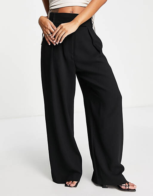 

Черные широкие брюки со складками River Island