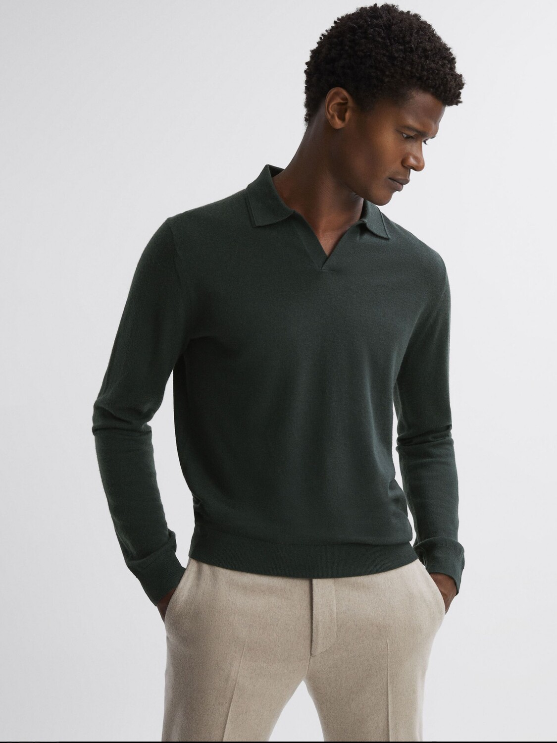 

Рубашка поло Milburn из мериносовой шерсти Reiss, лес