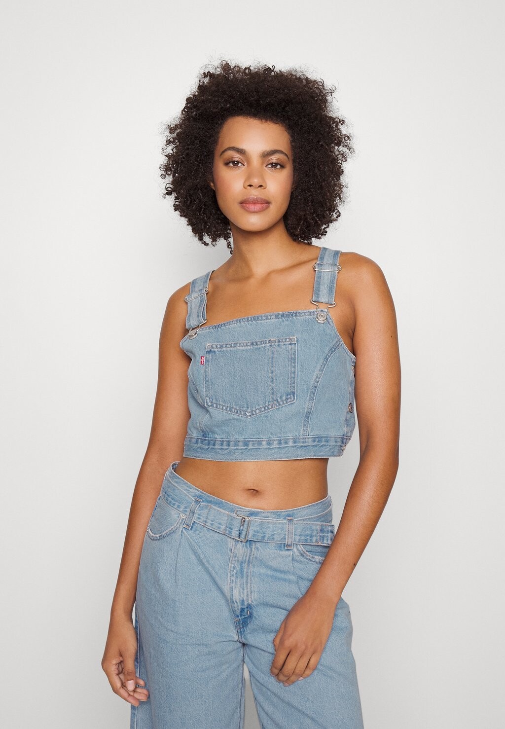 

Топ Levi's