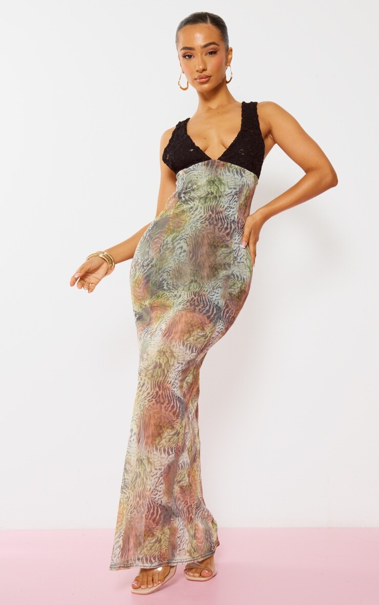 

PrettyLittleThing Миниатюрное бежевое платье макси с приглушенным животным принтом и кружевной отделкой, Бежевый