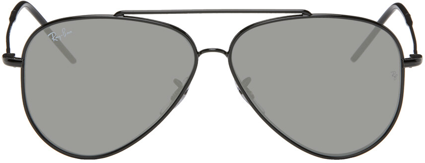 

Черные солнцезащитные очки-авиаторы с обратной стороны Ray-Ban