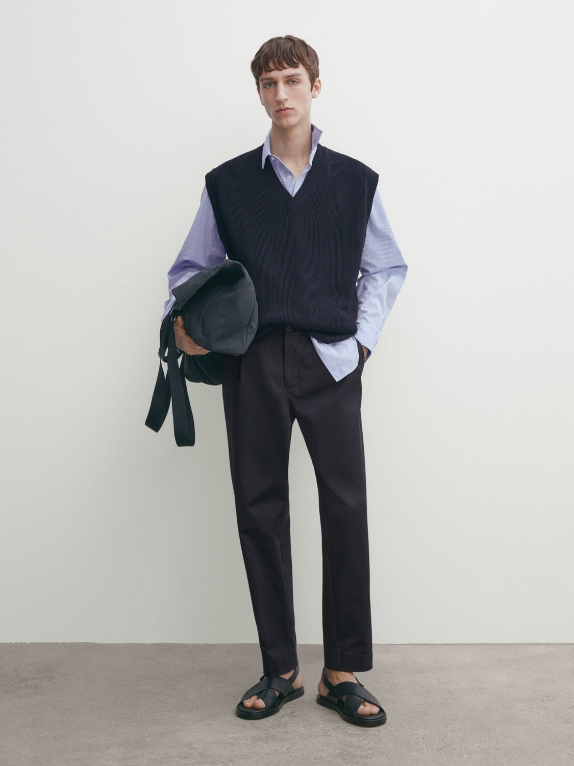 

Вязаный жилет с v-образным вырезом Massimo Dutti, синий