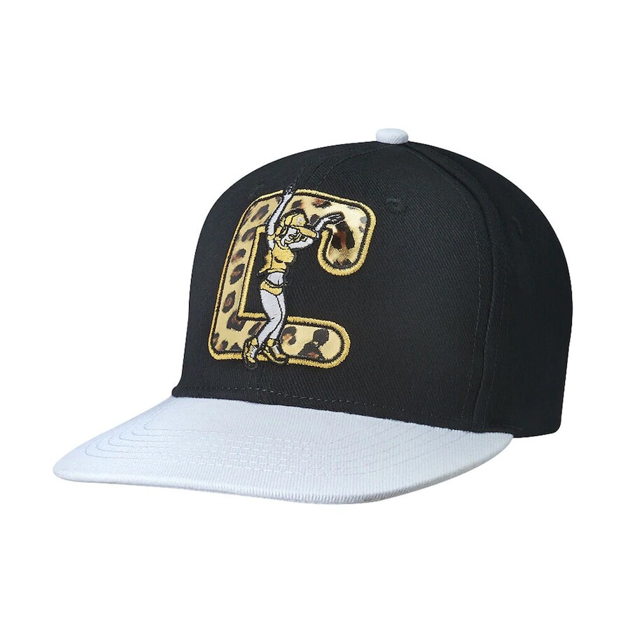

Бейсболка WWE Authentic Carmella, черный