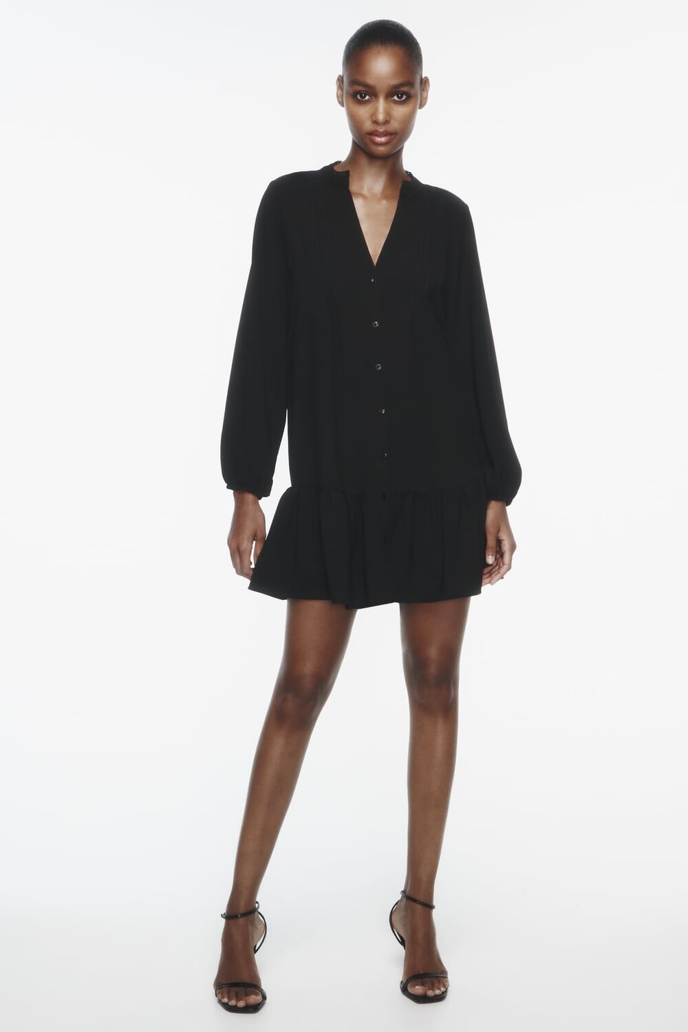 

Короткое платье с кружевной отделкой ZARA, черный