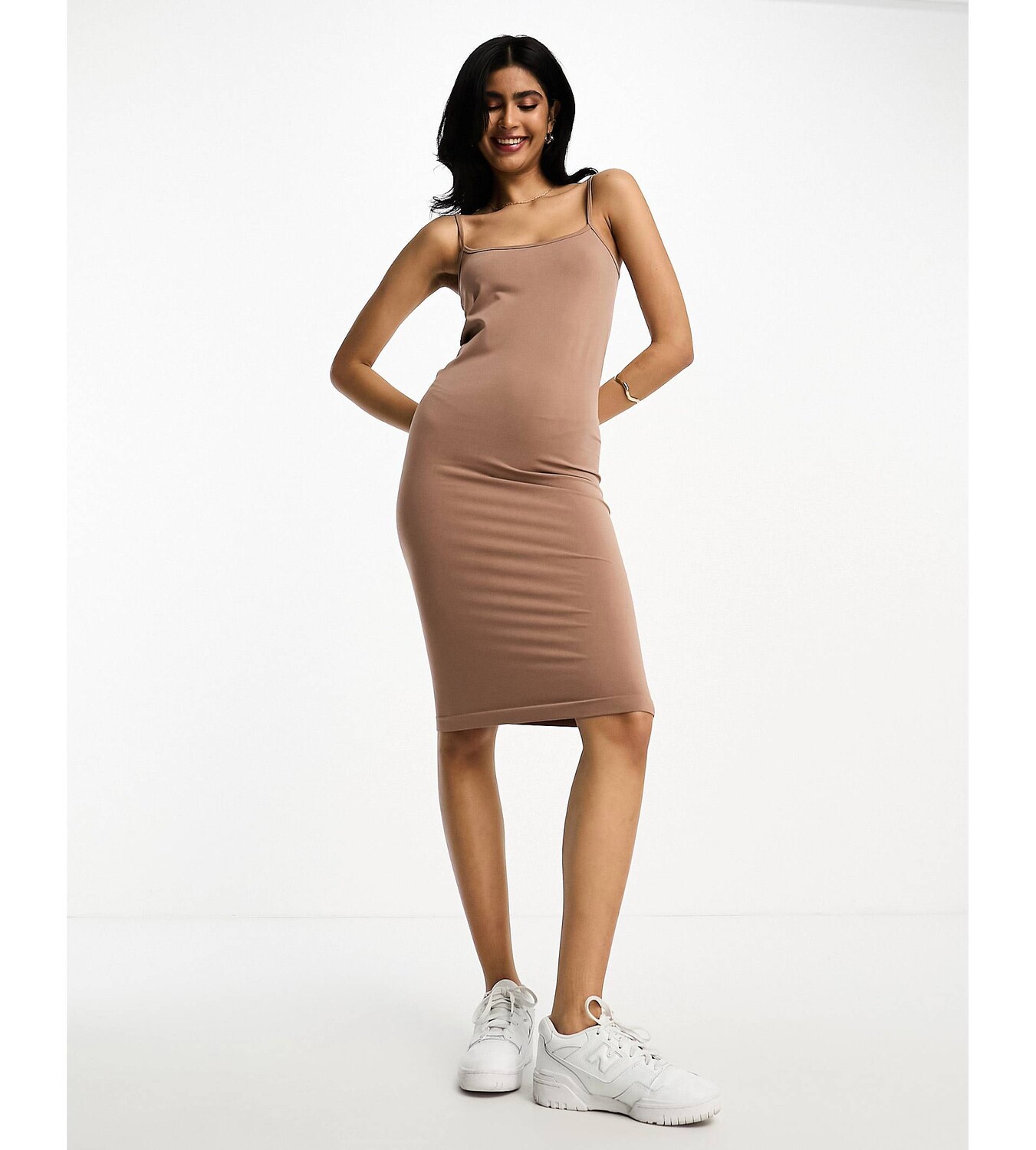 

Коричневое платье миди без швов с лямками ASOS DESIGN, Коричневый