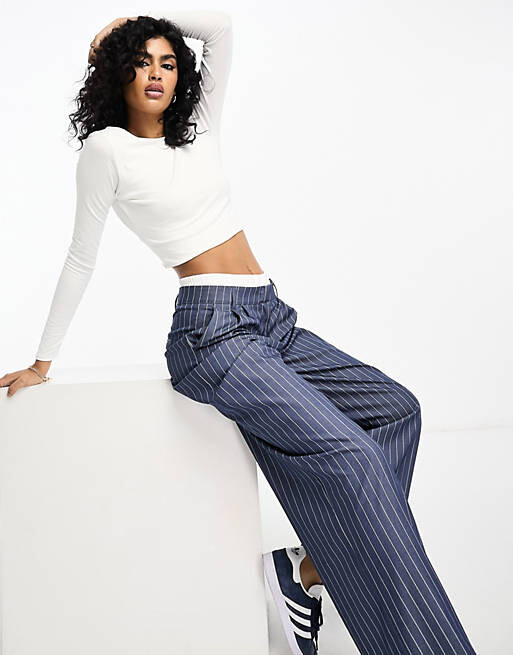 

Цвет слоновой кости с открытой спиной и длинными рукавами ASOS DESIGN
